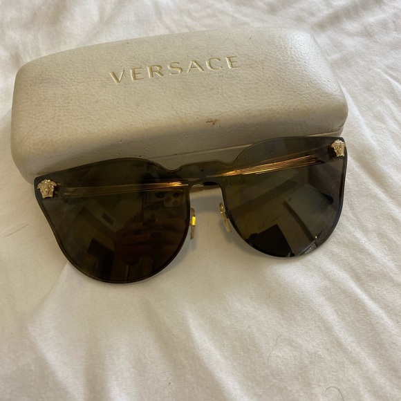 Authentic RARE Genuine VERSACE Medusa Icon JANUARY JONES Vintage Sunglasses - Picture 3 of 3
